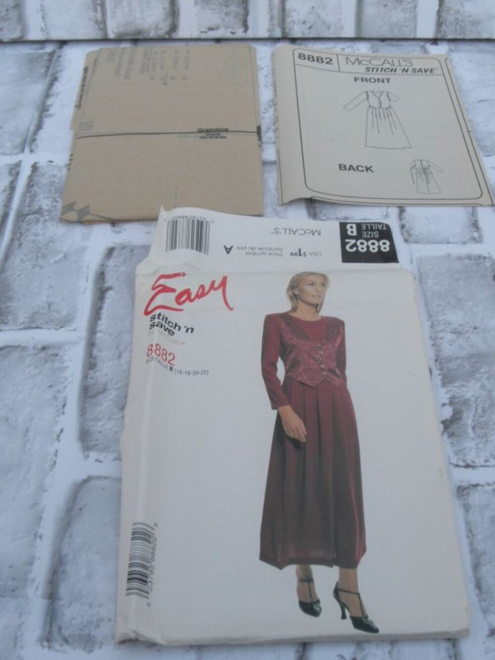 #8882 MCCALLS EASY STITCH' N SAVE UNCUT SEWING PATTERN DRESS (SIZE 16-22)